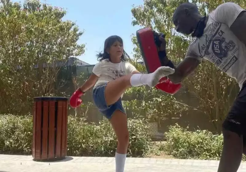 1-ON-1 KICKBOXING LESSONS