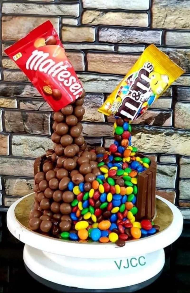 DESIGNER & 3D CAKES MASTERCLASS