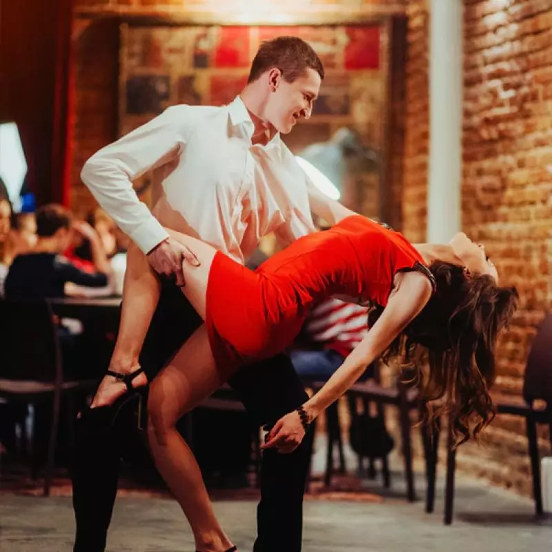 LEARN ANY DANCE WITH A PRIVATE INSTRUCTOR