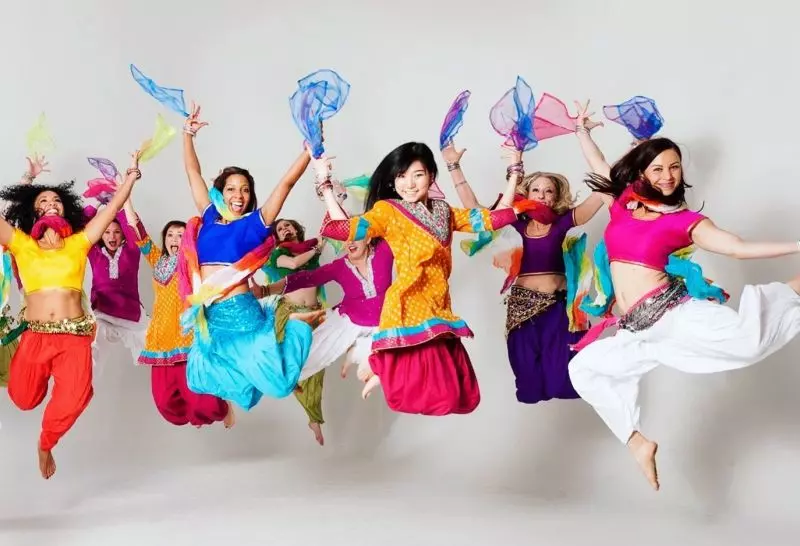 ONLINE BOLLYWOOD DANCE FOR BEGINNERS