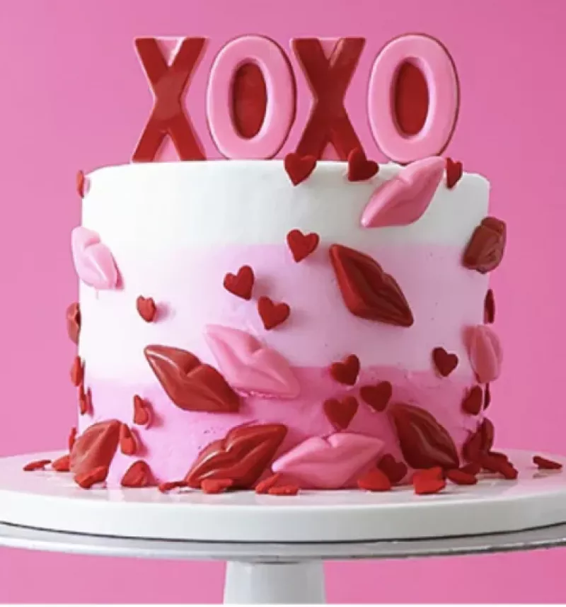 “BURST OF KISSES” CAKE DECORATING MASTERCLASS