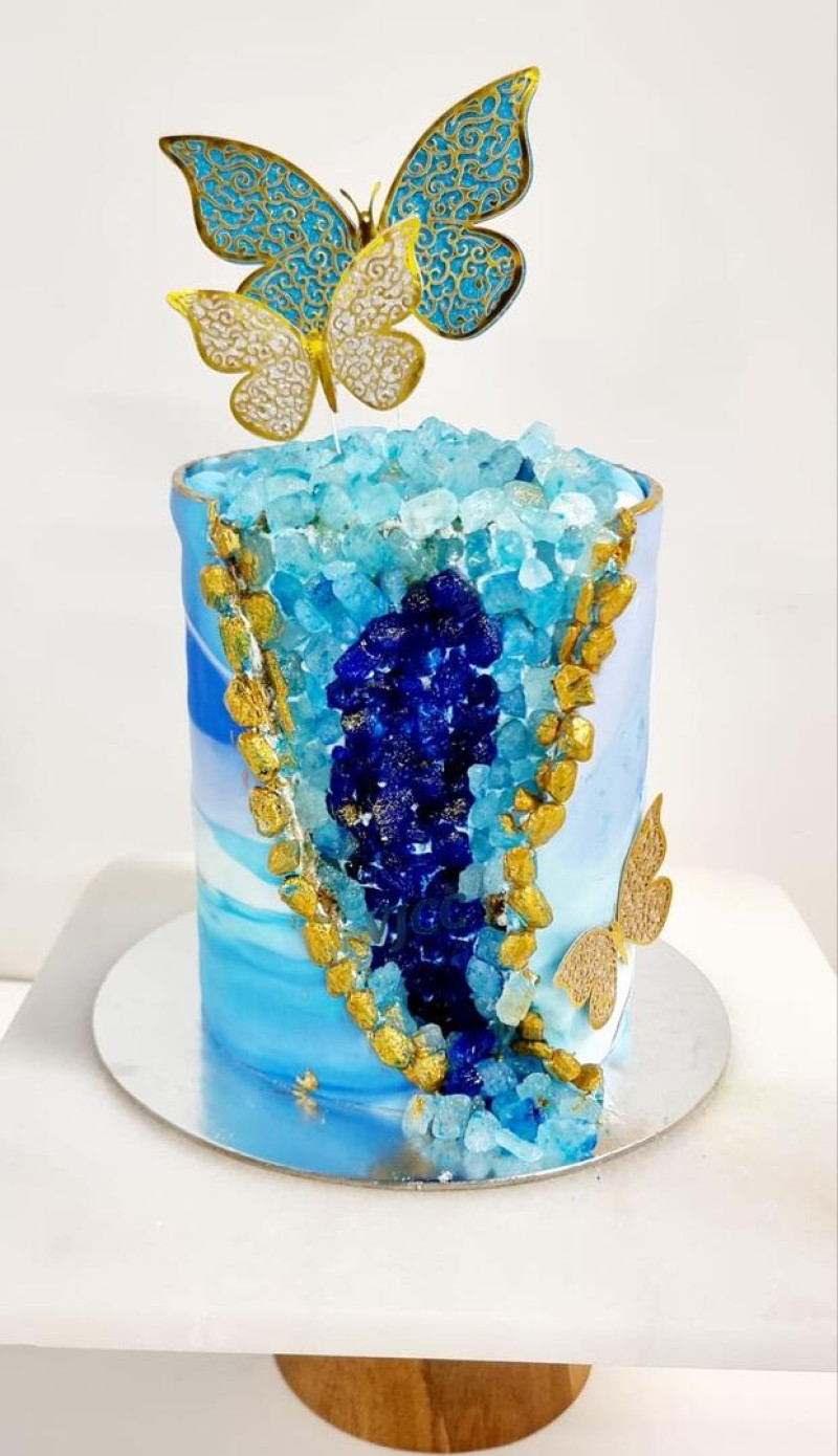 MODERN TREND CAKES CLASS