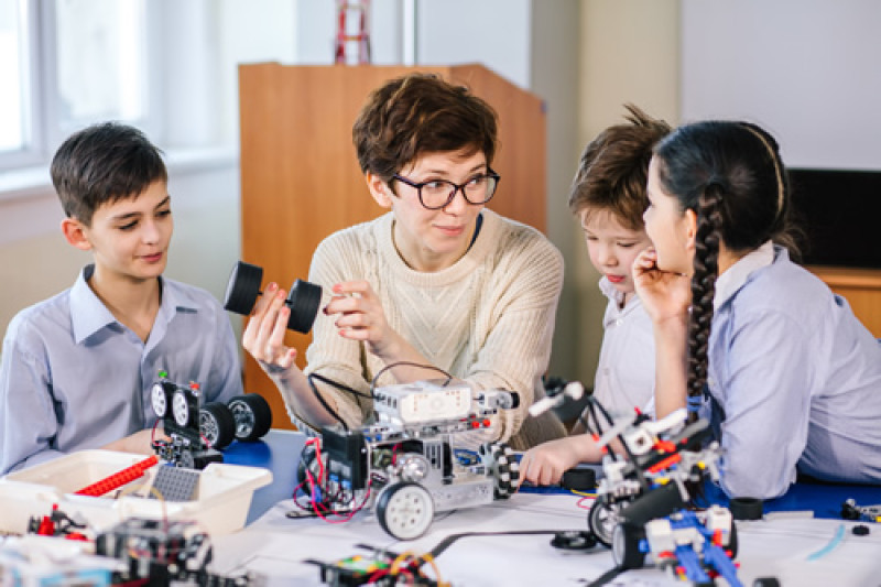 ROBOTICS & CODING WINTER CAMP 2025 (AL WASL)